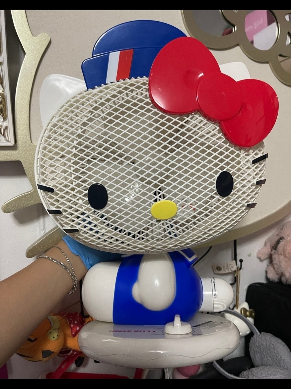 HELLO KITTY FAN